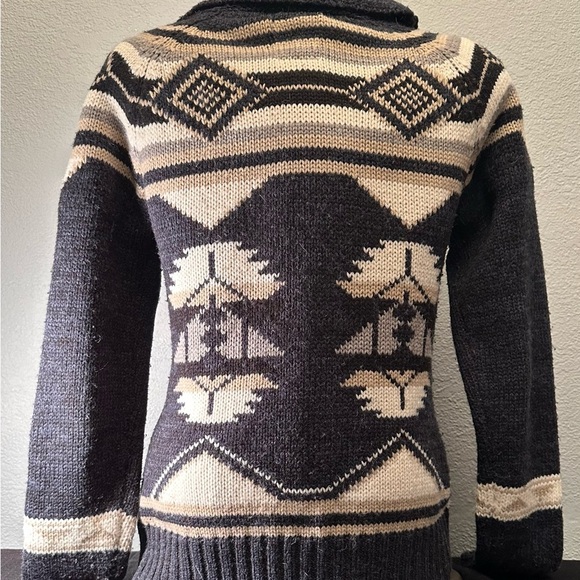 Triple five soul women’s medium cowichan sweater acrylic and wool - Picture 6 of 6